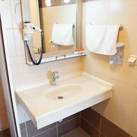 호텔 에즈데르 에체밧